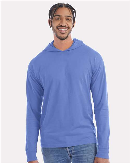 ComfortWash by Hanes - Camiseta unisex de manga larga con capucha y teñido en prenda - GDH280