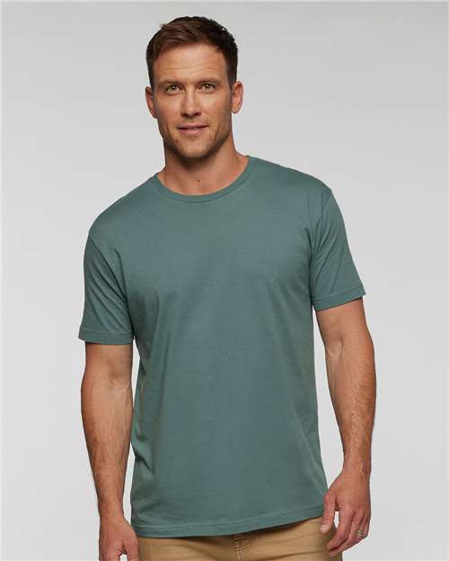 LAT - Camiseta unisex de jersey fino - 6901