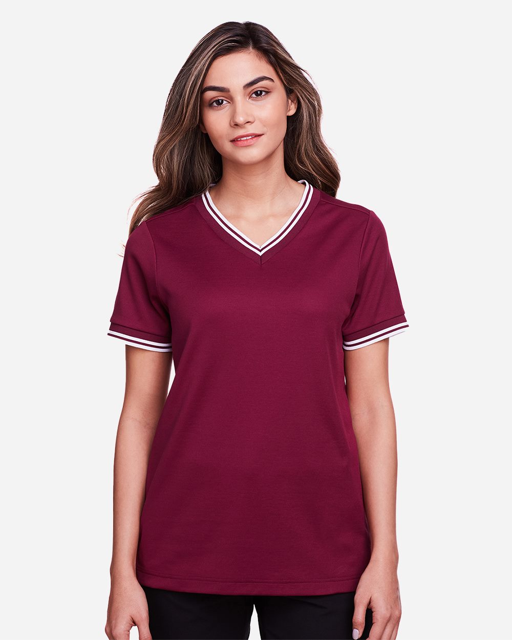 Devon & Jones - Camisa CrownLux Performance® con cuello en V y ribete trenzado para mujer - DG20CW