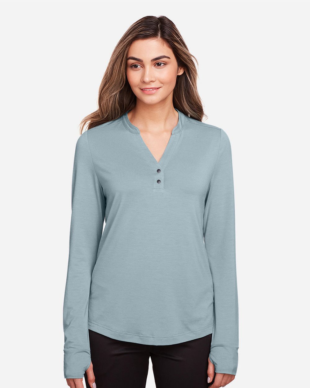 North End - Jersey elástico de alto rendimiento con cuello en V y botones a presión JAQ para mujer - NE400W