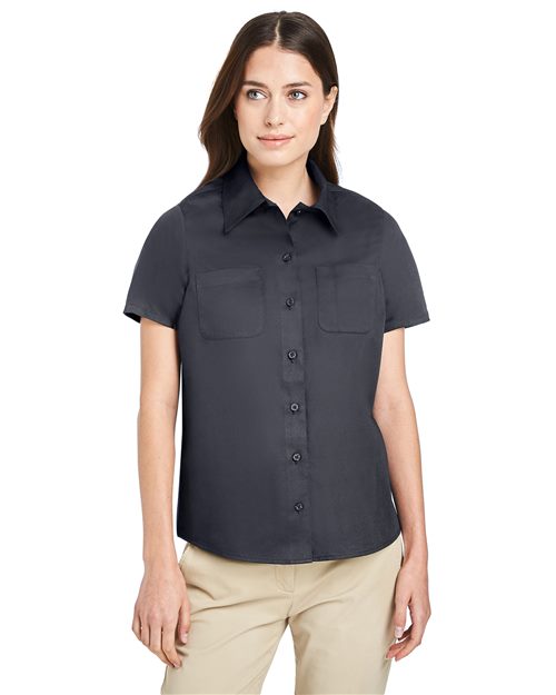 Harriton - Camisa de vestir de manga corta Advantage IL para mujer - M585W