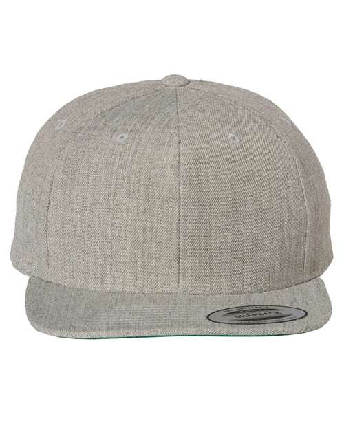Gorra YP Classics Premium con visera plana y cierre a presión - 6089M