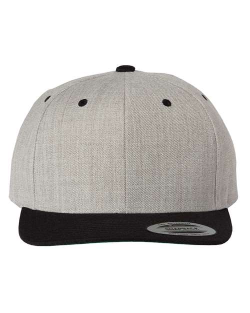 Gorra YP Classics Premium con visera plana y cierre a presión - 6089M