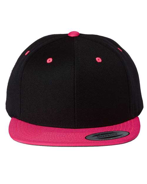 Gorra YP Classics Premium con visera plana y cierre a presión - 6089M