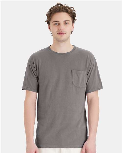 ComfortWash de Hanes - Camiseta unisex con bolsillo teñido - GDH150