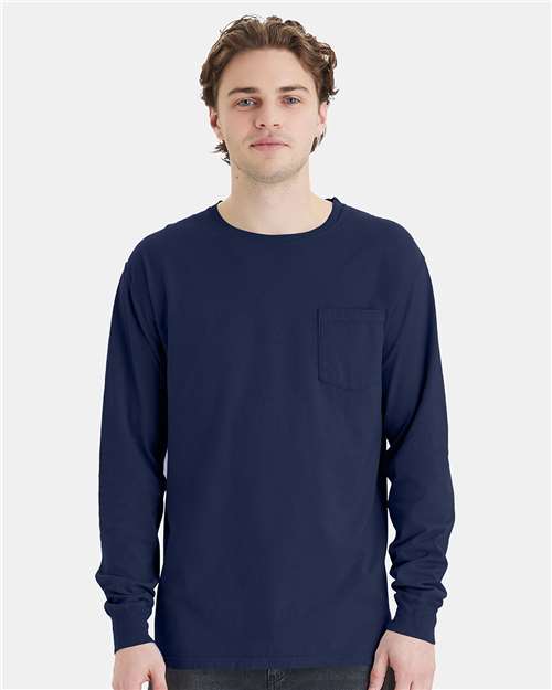 ComfortWash de Hanes - Camiseta unisex de manga larga teñida con bolsillo - GDH250