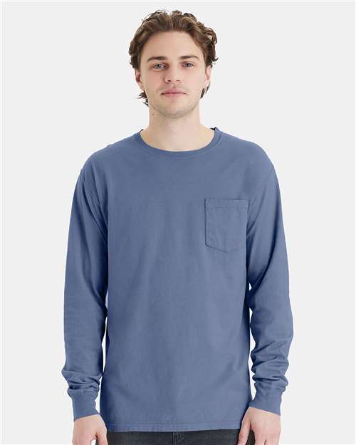 ComfortWash de Hanes - Camiseta unisex de manga larga teñida con bolsillo - GDH250