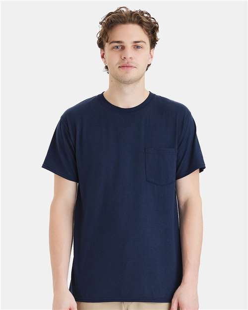 Hanes - Camiseta de trabajo unisex con bolsillo - W110