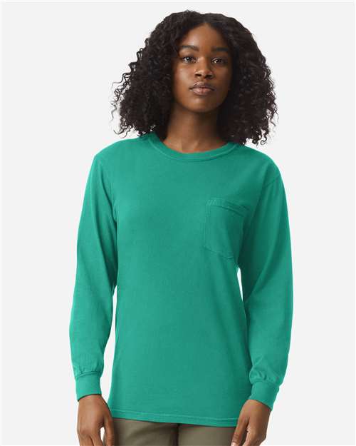 Comfort Colors - Camiseta unisex de manga larga con bolsillo y teñido en prenda - 4410
