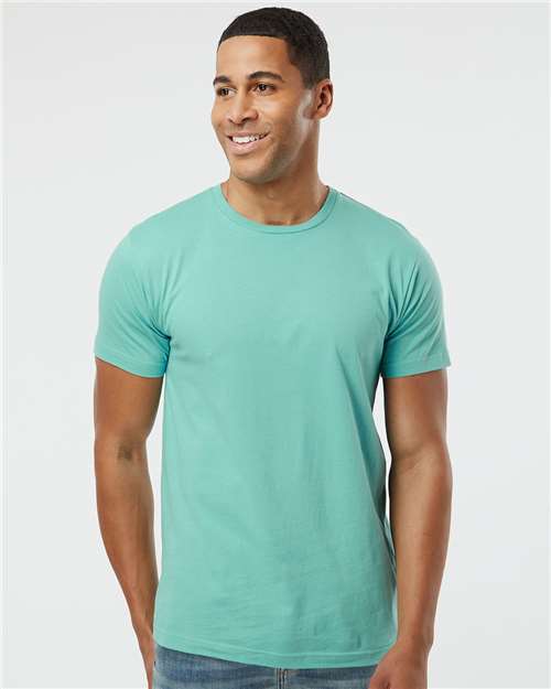 LAT - Unisex Fine Jersey Tee - 6901