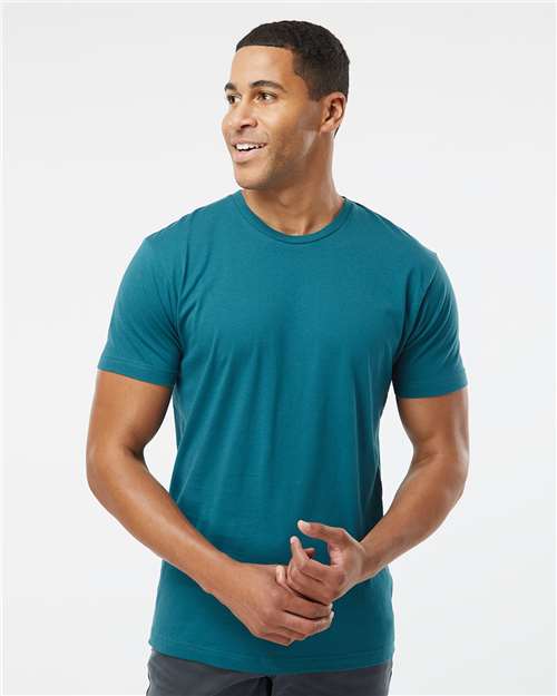 LAT - Unisex Fine Jersey Tee - 6901